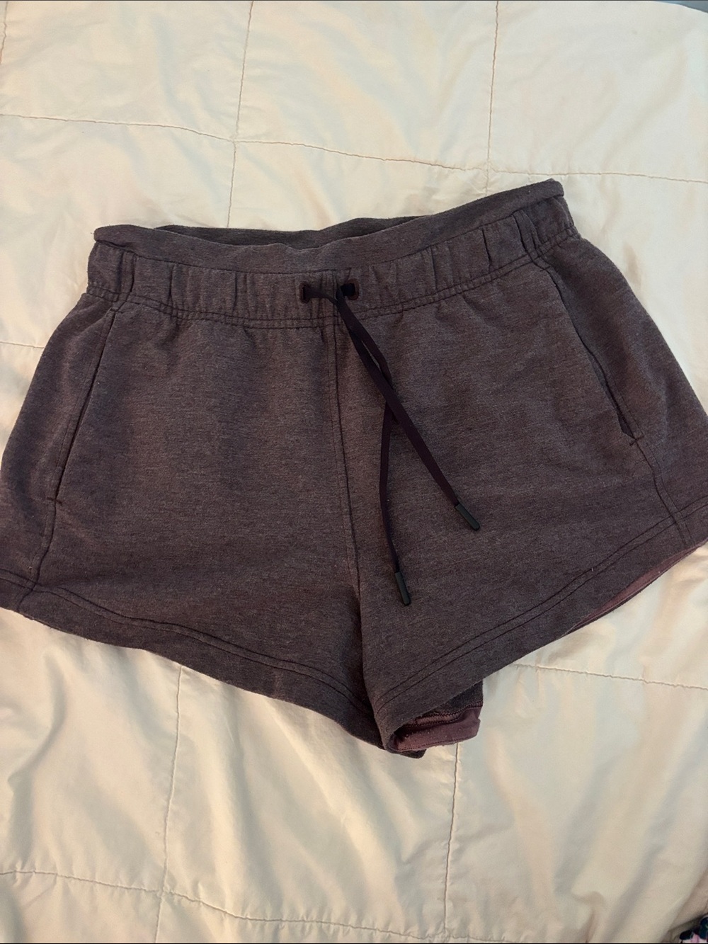 lululemon athletica Women's Heathered Charcoal Drawstring Athletic Shorts